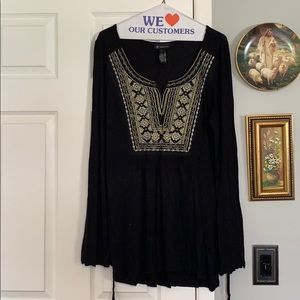 Embroidered long sleeve vneck